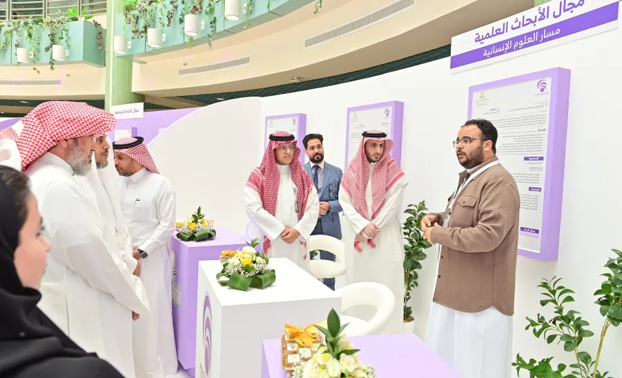 MU HOLDS CLOSING CEREMONY OF STUDENT ACTIVITIES AND AWARDS WINNERS OF THE 6TH STUDENT FORUM CONTEST FOR TALENT & CREATIVITY - جامعة المجمعة 