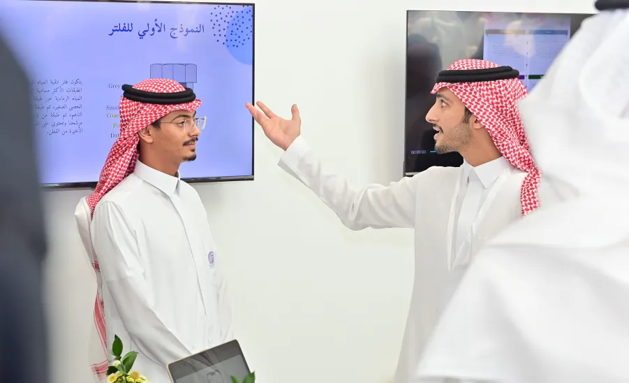 MU HOLDS CLOSING CEREMONY OF STUDENT ACTIVITIES AND AWARDS WINNERS OF THE 6TH STUDENT FORUM CONTEST FOR TALENT & CREATIVITY - جامعة المجمعة 