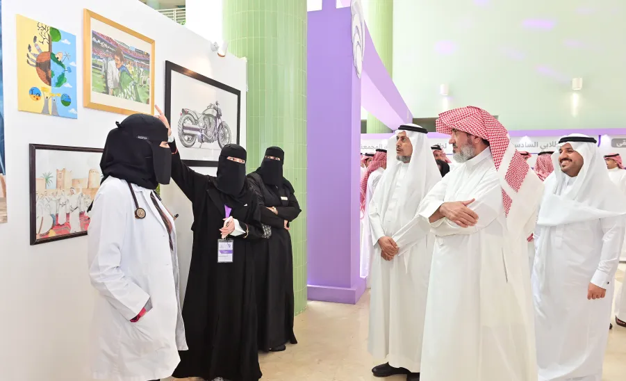 MU HOLDS CLOSING CEREMONY OF STUDENT ACTIVITIES AND AWARDS WINNERS OF THE 6TH STUDENT FORUM CONTEST FOR TALENT & CREATIVITY - جامعة المجمعة 