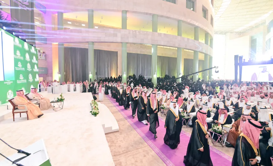 RIYADH GOVERNOR PATRONIZES MU'S GRADUATION CEREMONY - جامعة المجمعة 