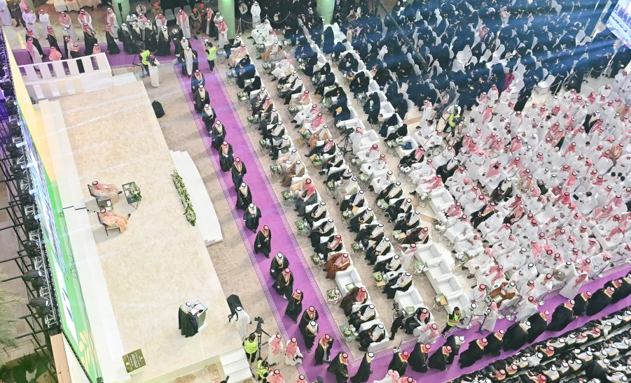 RIYADH GOVERNOR PATRONIZES MU'S GRADUATION CEREMONY - جامعة المجمعة 
