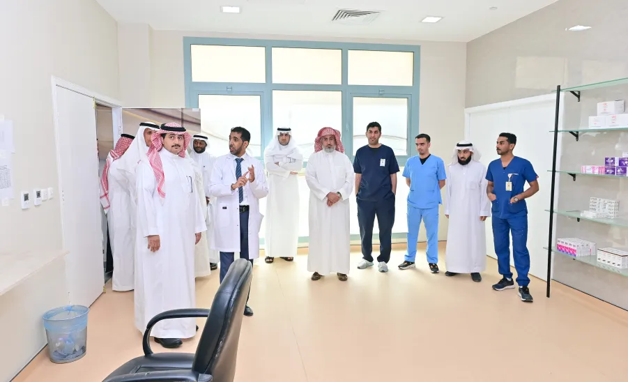 MU RECTOR LAUNCHES THE MEDICAL CENTER  - جامعة المجمعة 