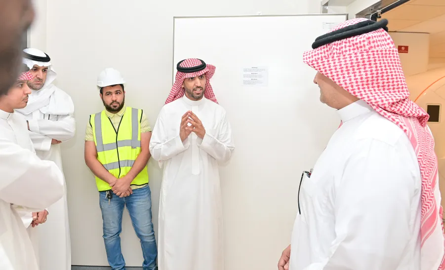 MU RECTOR LAUNCHES THE MEDICAL CENTER  - جامعة المجمعة 