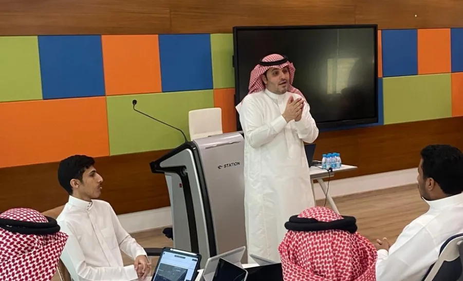 VP of Applied College participates in the launching activities of the "Innovation and Sustainability Hackathon" - fig4