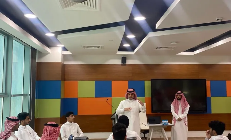 VP of Applied College participates in the launching activities of the "Innovation and Sustainability Hackathon" - fig3