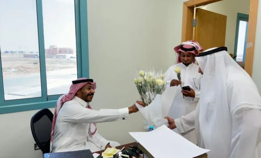 الإدارة العامة للخدمات تكرم منسوبيها مع نهاية العام الجامعي لجهودهم المميزة  - 0