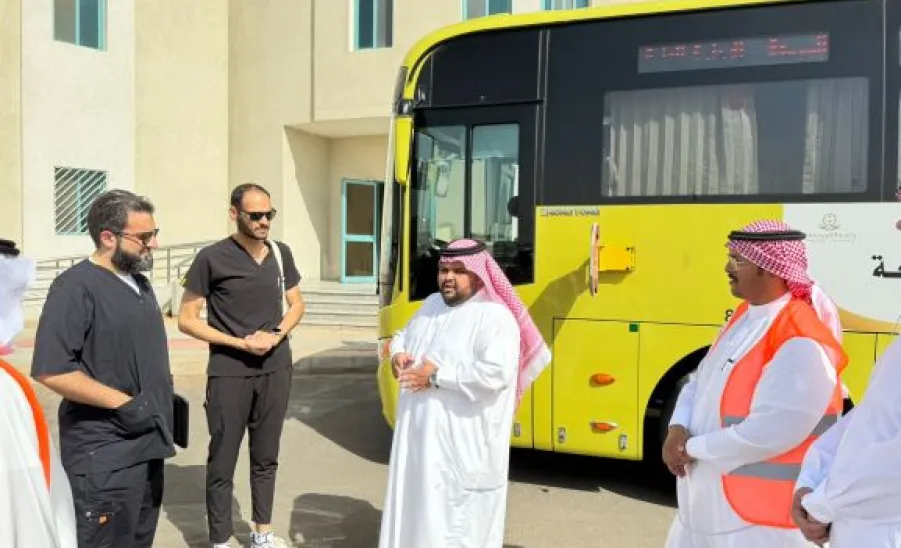 قافلة التوعية من مخاطر التدخين تلتقي بسائقي النقل الجامعي  - 11