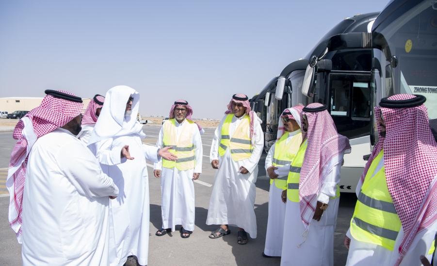 وكيل الجامعة للتنمية والاستثمار يدشن عدد من مبادرات وفعاليات الإدارة العامة للخدمات