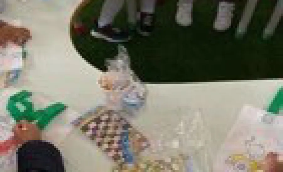 The College holds an awareness initiative about health food habits  -  مبادرة توعوية عن الغذاء السليم والعادات الصحية