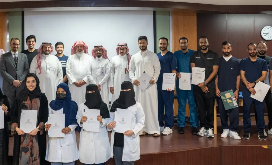 وكيل الجامعة للتنمية والاستثمار يحضر ختام برنامج أساسيات علاج الطب التقويمي - وكيل الجامعة للتنمية والاستثمار يحضر ختام برنامج اساسيات علاج الطب التقويمي