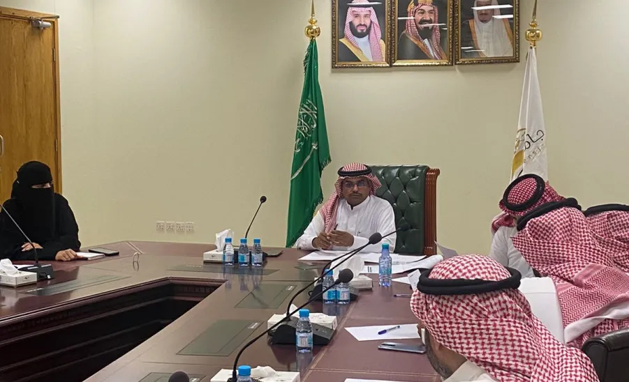The Energy Efficiency Committee discusses the comprehensive training and awareness plan -  لجنة 3