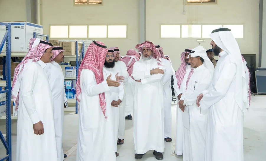 MU's Vice-Rector on a tour of inspection to the College of Sharia and Law -  وكيل جامعة المجمعة للتنمية والاستثمار يتفقد مقر كلية الشريعة والقانون بمحافظة الغاط