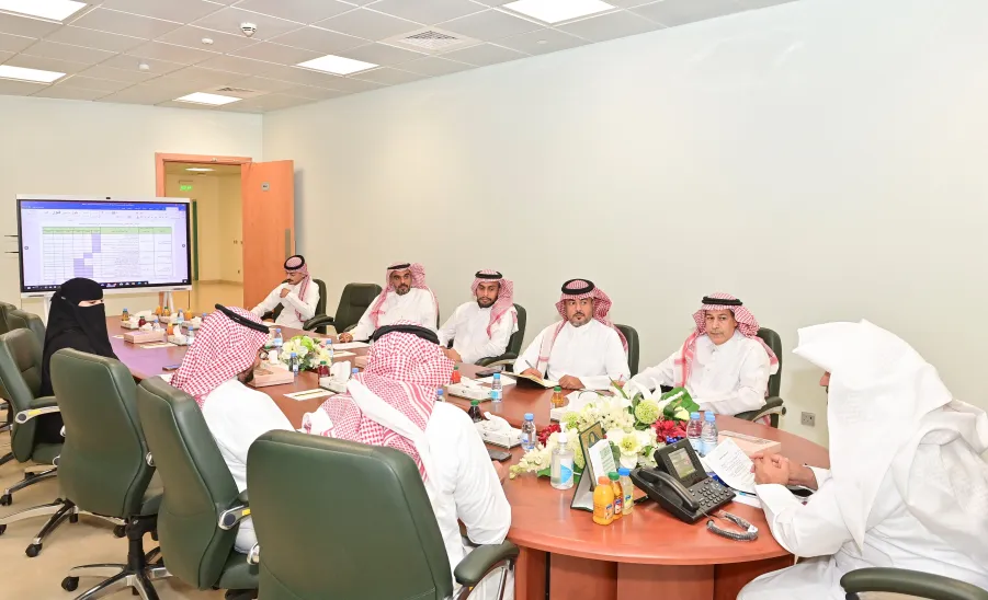 The Committee for Outlining the Fourth Strategic Plan holds Its 1st Meeting -  لجنة إعداد الخطة الاستراتيجية الرابعة للجامعة تعقد اجتماعها الأول