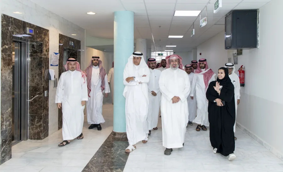 MU VICE-RECTOR ON INSPECTION TOUR TO COLLEGE OF NURSING  -  وكيل الجامعة للتنمية والاستثمار يتفقد مقر كلية التمريض بحوطة سدير