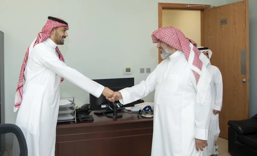 MU VICE-RECTOR VISITS THE GENERAL ADMINISTRATION OF PERFORMANCE AND COMPLIANCE
 - وكيل الجامعة للتنمية والاستثمار يزور الإدارة العامة للأداء والامتثال