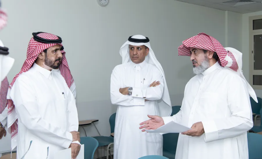 MU VICE-RECTOR ON INSPECTION TOUR TO COLLEGE OF NURSING  -  وكيل الجامعة للتنمية والاستثمار يتفقد مقر كلية التمريض بحوطة سدير
