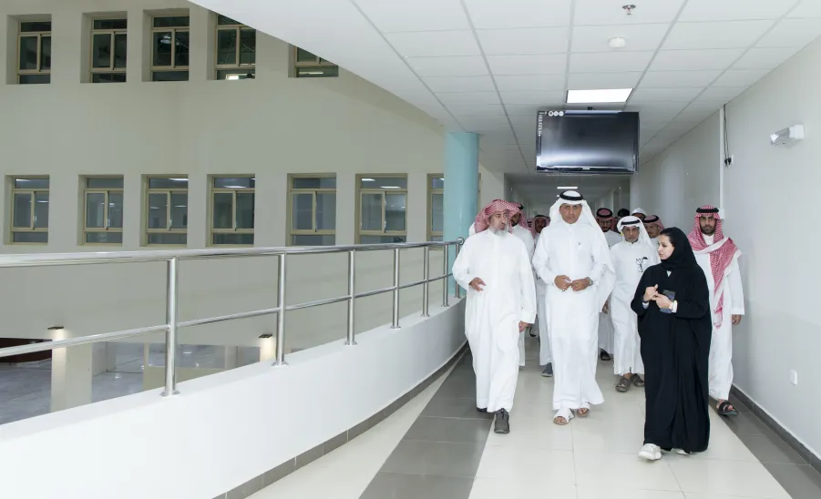 MU VICE-RECTOR ON INSPECTION TOUR TO COLLEGE OF NURSING  -  وكيل الجامعة للتنمية والاستثمار يتفقد مقر كلية التمريض بحوطة سدير
