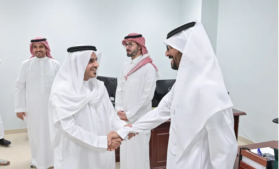 MU VICE-RECTOR VISITS THE GENERAL ADMINISTRATION OF HUMAN RESOURCES
 -  جامعة المجمعة