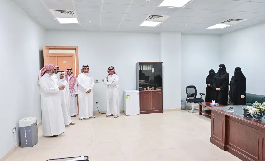 MU VICE-RECTOR VISITS THE GENERAL ADMINISTRATION OF HUMAN RESOURCES
 -  جامعة المجمعة