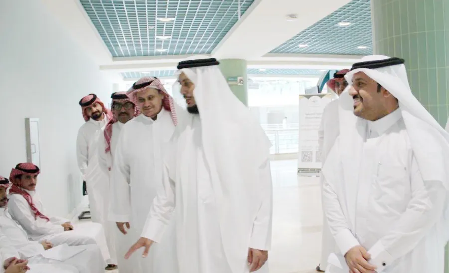 The Vice-Rector for Educational Affairs on inspection tour to Applied College - جولة تفقدية 