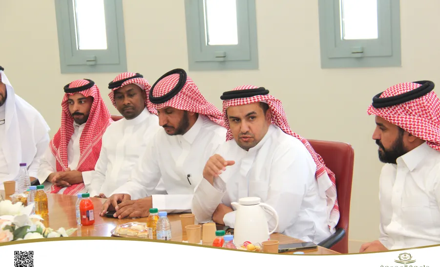 عميد الكلية تعقد اجتماعاً بالوكلاء والأعضاء ورؤساء الأقسام  - اجتماع عميد الكلية بالوكلاء والأعضاء ورؤساء الأقسام استعداداً للعام الدراسي الجديد 1446هـ
