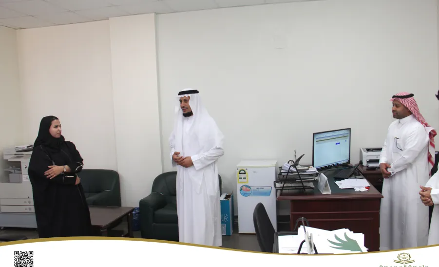 عميد الكلية تستقبل وكيل الجامعة للشؤون التعليمية - زيارة وكيل الجامعة للشؤون التعليمية للكلية
