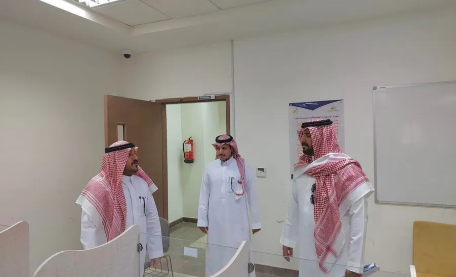 الرئيس التنفيذي للكلية التطبيقية يقوم بجولة تفقدية بفرع الكلية برماح - زيارة رماح