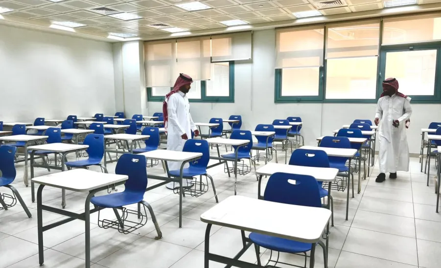 Field tours conducted by the Administration to inspect safety standards  - الإدارة تُنفذ جولات ميدانية لمتابعة اشتراطات السلامة و الصحة المهنية و البيئة بمقرات الجامعة
