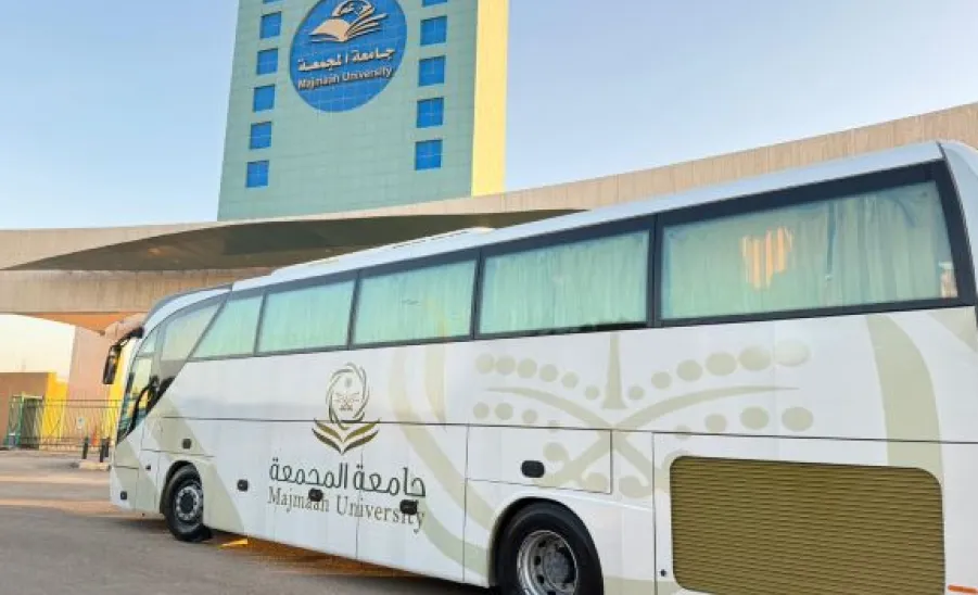 الإدارة العامة للخدمات تستكمل تركيب الهوية الجديدة للمركبات الخدمية  - .