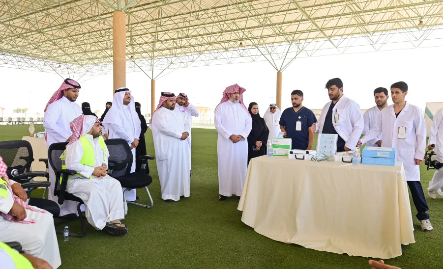 TRAFFIC SAFETY EXHIBITION HELD BY MU IN HAWTAT SUDAIR
 -  جامعة المجمعة