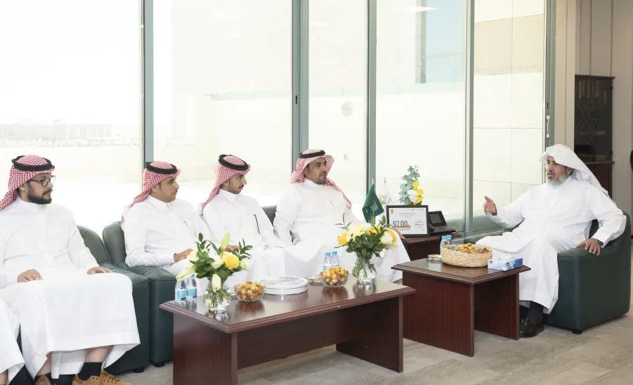 The Vice-Rector for Development and Investment welcomes a team of the General Administration of Human Resources -  وكيل الجامعة للتنمية والاستثمار يستقبل فريق الإدارة العامة للموارد البشرية