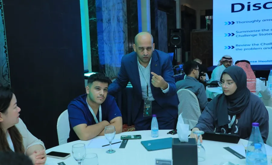 A group of students from the College of Nursing participates in the Second Annual Forum for Innovation and Creativity 2024 -  مشاركة طلاب كلية التمريض في الملتقى السنوي الثاني للابتكار والإبداع 2024 للإدارة العامة للخدمات الصحية بوزارة الدفاع