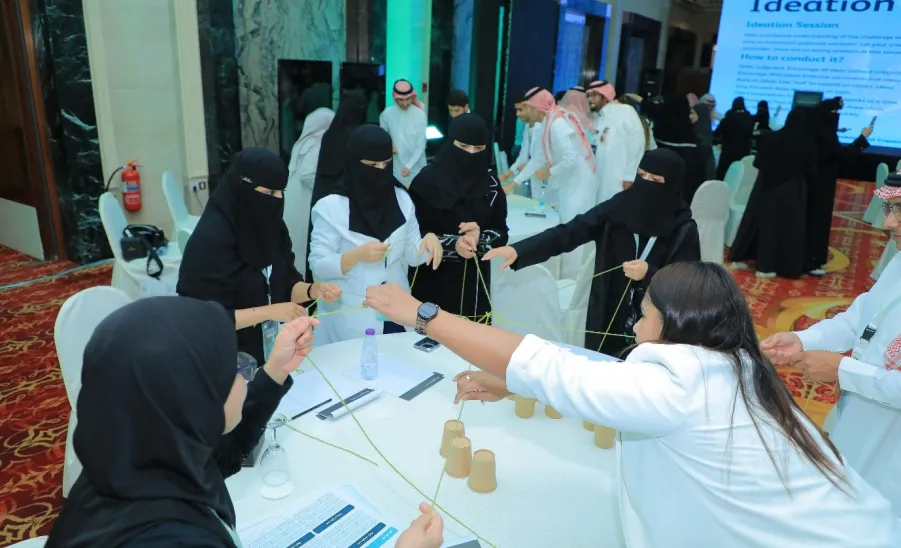 A group of students from the College of Nursing participates in the Second Annual Forum for Innovation and Creativity 2024 -  مشاركة طلاب كلية التمريض في الملتقى السنوي الثاني للابتكار والإبداع 2024 للإدارة العامة للخدمات الصحية بوزارة الدفاع