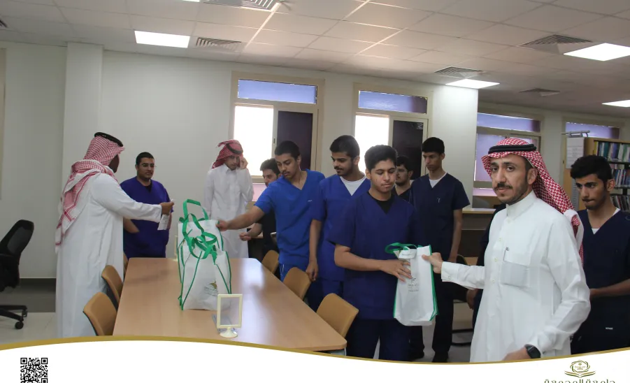 The Student Activities Unit conducts a tour to the library  - وحدة الأنشطة الطلابية بكلية التمريض تنظم زيارة تعريفية للمكتبة