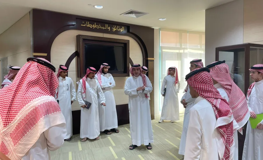 The College organizes a visit for students to the Central Library  - زيارة طلاب كلية التربية للمكتبة المركزية
