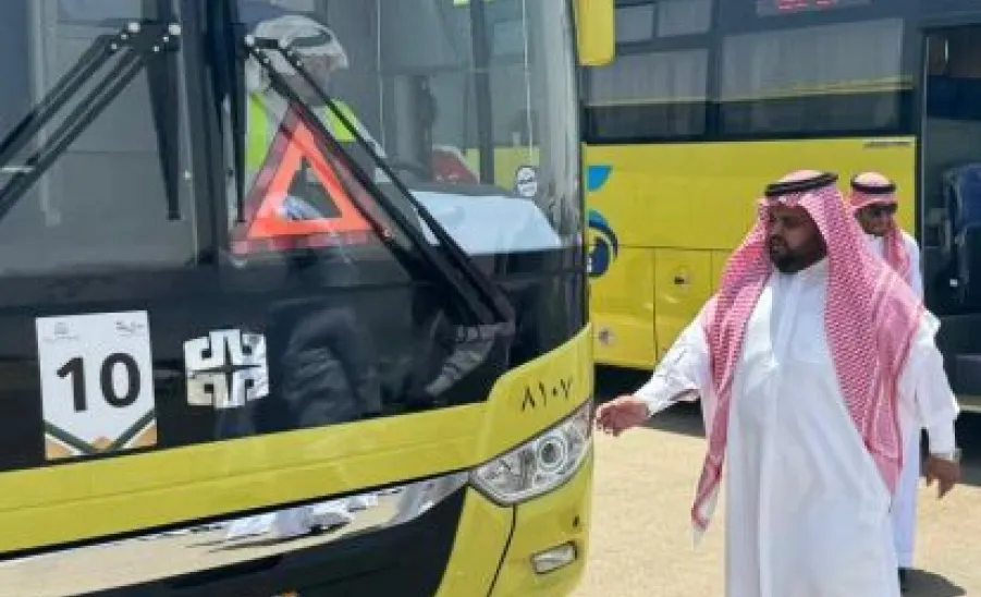 ضمن المتابعة الميدانية : مدير عام الخدمات بتفقد عدد من مواقع النقل  - ء