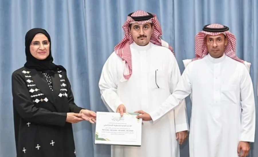 رئيس الجامعة يكرم عمادة تقنية المعلومات والتعليم الإلكتروني - رئيس الجامعة يكرم عمادة تقنية المعلومات والتعليم الإلكتروني