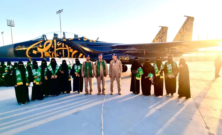 Students of Applied College visits King Faisal Air College on the 94th national day -  معرض