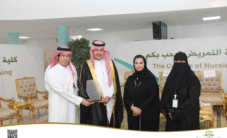 كلية التمريض تنظم حملة التطعيم ضد الإنفلونزا الموسمية - كلية التمريض تنظم حملة التطعيم ضد الإنفلونزا الموسمية