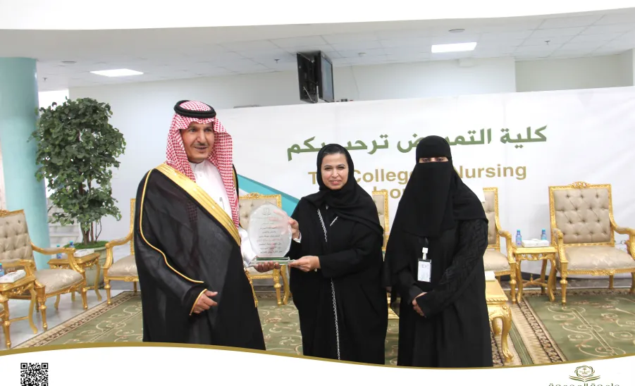 كلية التمريض تنظم حملة التطعيم ضد الإنفلونزا الموسمية - كلية التمريض تنظم حملة التطعيم ضد الإنفلونزا الموسمية