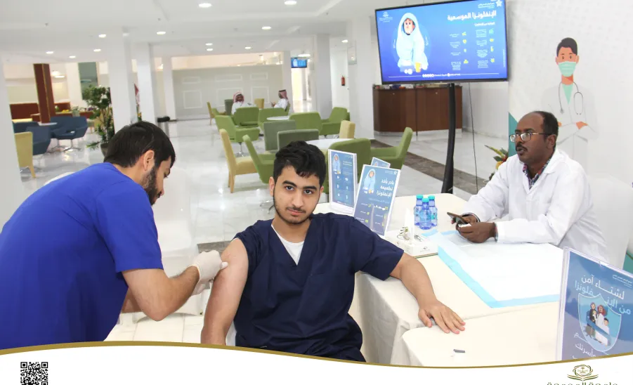 كلية التمريض تنظم حملة التطعيم ضد الإنفلونزا الموسمية - كلية التمريض تنظم حملة التطعيم ضد الإنفلونزا الموسمية