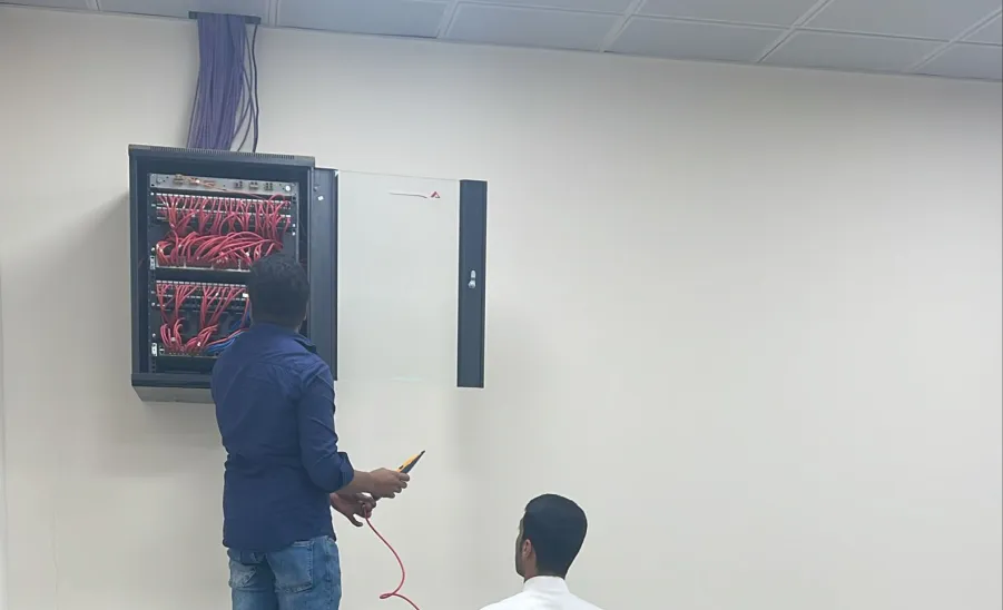Maintenance of infrastructure and computer labs carried out by the Deanship of IT and e-Learning  - استمرار جهود عمادة تقنية المعلومات والتعليم الإلكتروني في تطوير وصيانة البنية التحتية