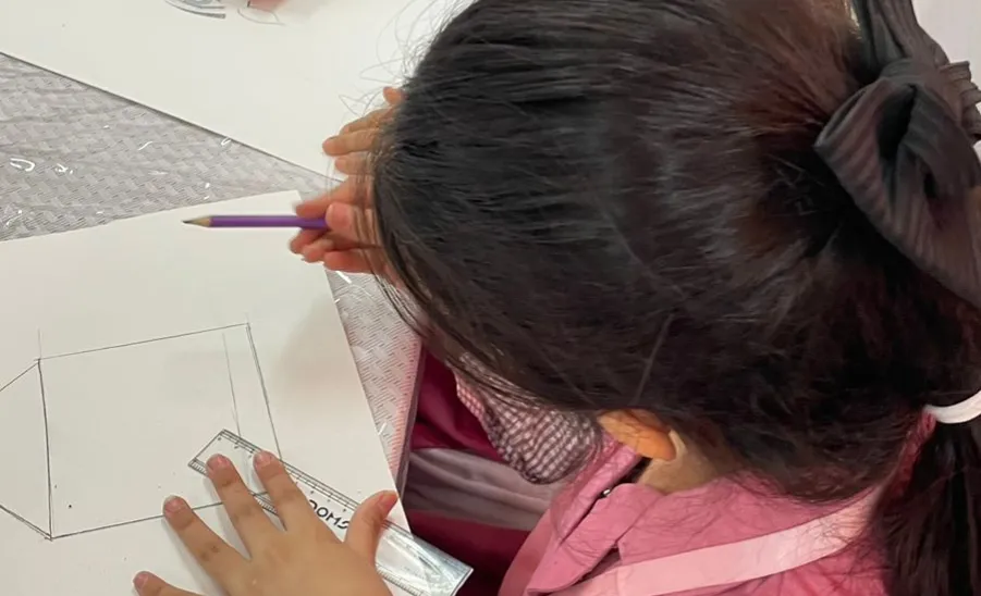 The Social Responsibility Observatory holds a training course entitled (Principles of Drawing Arts) for students  - مبادئ فنون الرسم 