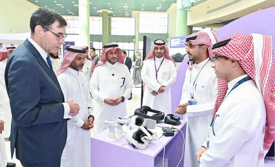 MU VICE-RECTOR LAUNCHES THE INNOVATION AND ENTREPRENEURSHIP CIRCLE EXHIBITION AND FORUM - جامعة المجمعة