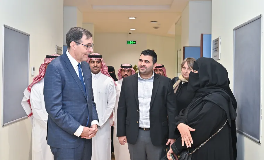 A DELEGATION OF EAST ANGLIA UNIVERSITY VISITS MU TO SEEK MEANS OF COOPERATION BETWEEN TWO SIDES -  وفداً من جامعة ايست انجليا يزور الجامعة 