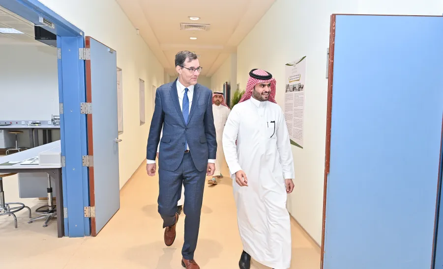 A DELEGATION OF EAST ANGLIA UNIVERSITY VISITS MU TO SEEK MEANS OF COOPERATION BETWEEN TWO SIDES -  وفداً من جامعة ايست انجليا يزور الجامعة 