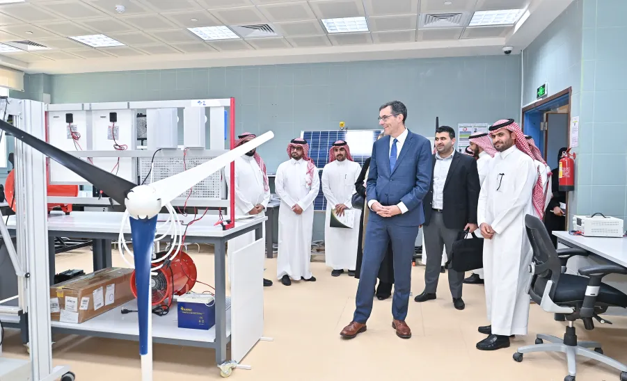 A DELEGATION OF EAST ANGLIA UNIVERSITY VISITS MU TO SEEK MEANS OF COOPERATION BETWEEN TWO SIDES -  وفداً من جامعة ايست انجليا يزور الجامعة 