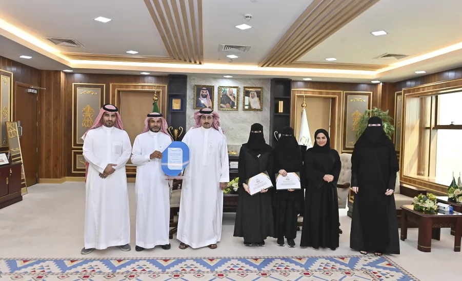 MU RECTOR HONORS STUDENTS WHO PARTICIPATED IN THE ENTREPRENEURSHIP CLUBS EMPOWERMENT CAMP - جامعة المجمعة