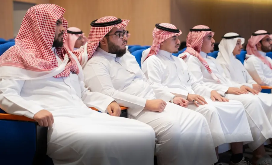The College organizes a student visit to the Human Rights Commission - كلية الشريعة والقانون