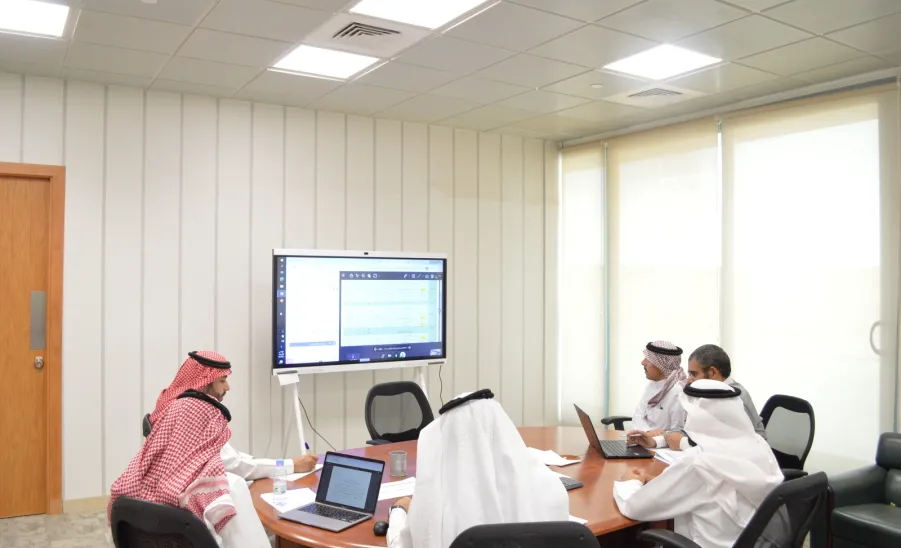 The Standing committee for Academic Plans and Programs holds a meeting
 - لجنة الخطط والمناهج